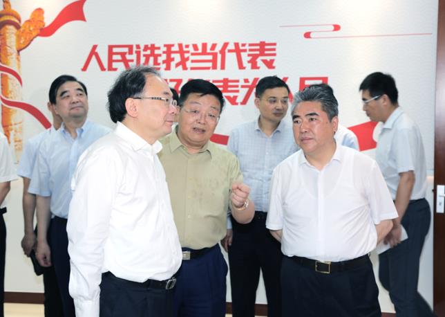 省人大常委会常务副主任李幼敏一行 光临征途国际官网药业调研