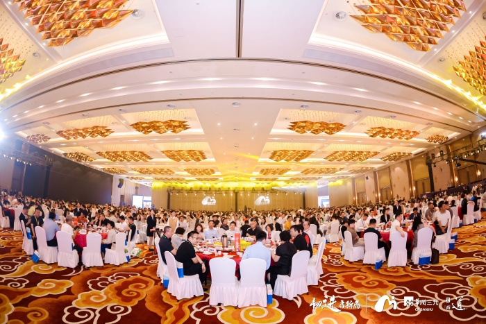 9eeab4c3245c44909bdfbc58bb7766ab